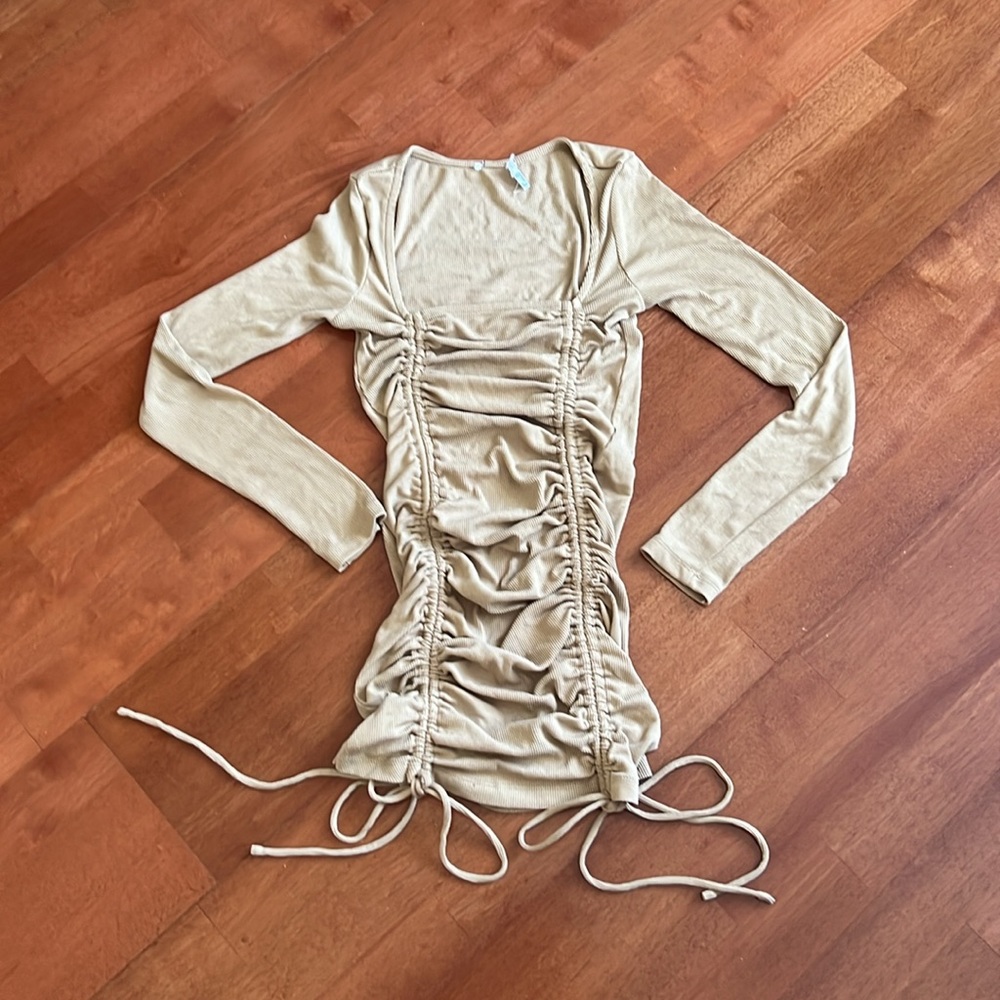 Princess Polly Ruched Dress - Picture 6 of 6